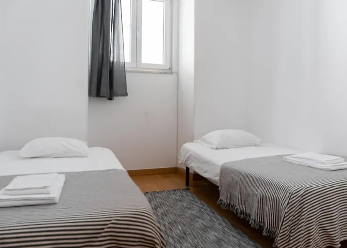 Entrecampos - Two Bedroom With Terrace Apartament *