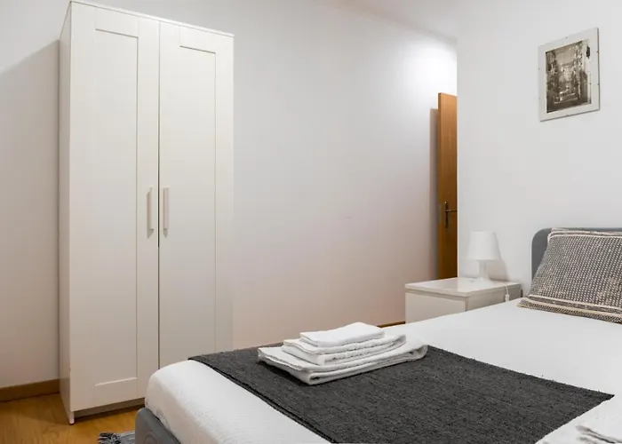 Entrecampos - Two Bedroom With Terrace *
