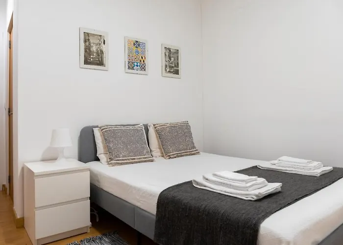 Entrecampos - Two Bedroom With Terrace *